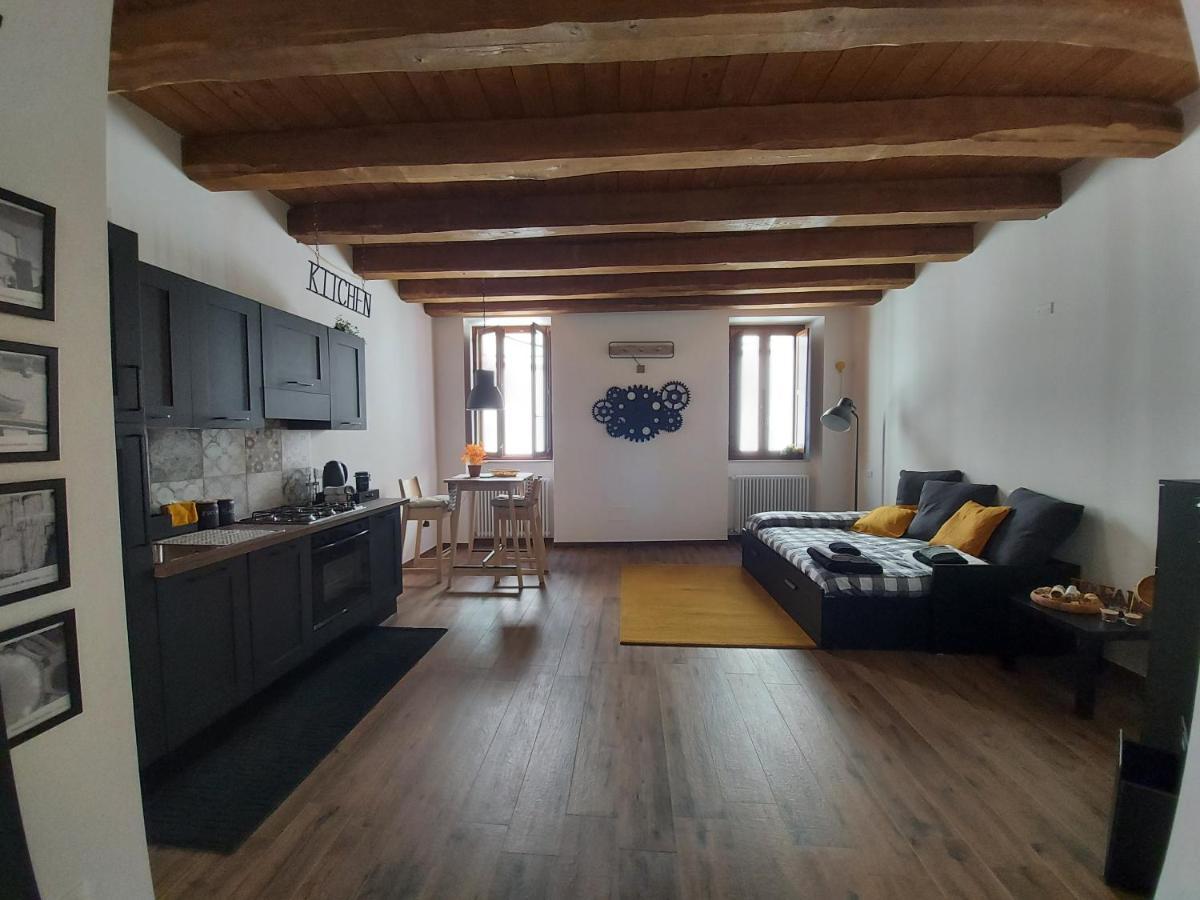 Il Caddi - Caratteristico Monolocale In Pieno Centro Storico Daire LʼAquila Dış mekan fotoğraf
