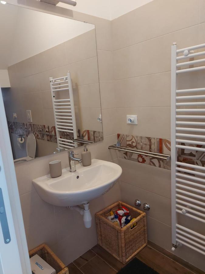 Il Caddi - Caratteristico Monolocale In Pieno Centro Storico Daire LʼAquila Dış mekan fotoğraf